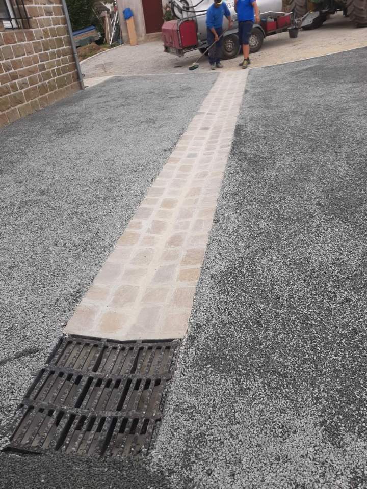 BICOUCHE + CANIVEAUX EN PAVES