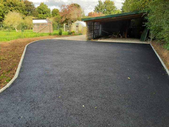 COUR EN ENROBE   ORGLANDES